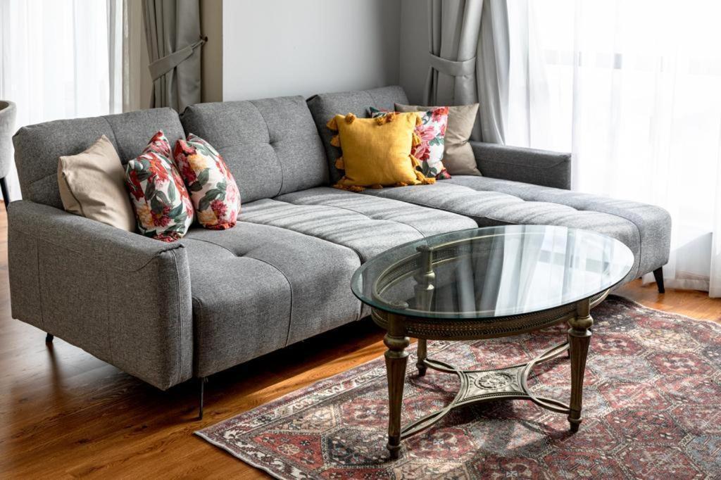 Beautiful Stylish 1 Bedroom By The Jbr ! Apartment *