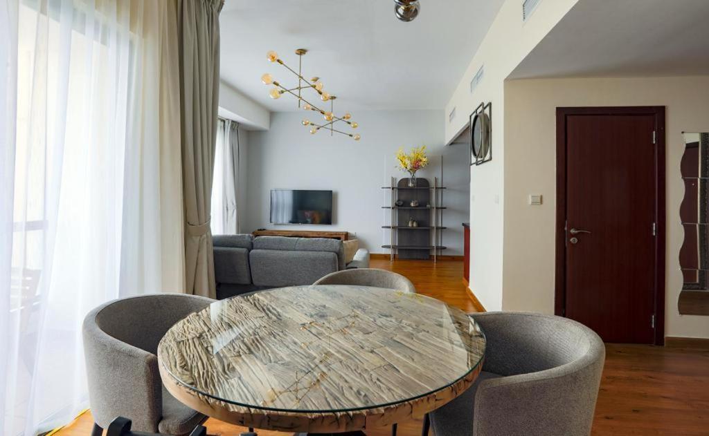 Beautiful Stylish 1 Bedroom By The Jbr ! Apartment *